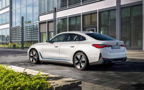 科技與動感并存 寶馬i4全球首發(fā)引領(lǐng)新能源潮流，起亞K9及Sportage預(yù)告再掀汽車科技浪潮